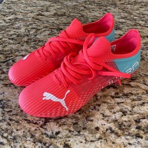 Womens soccer cleats size 7